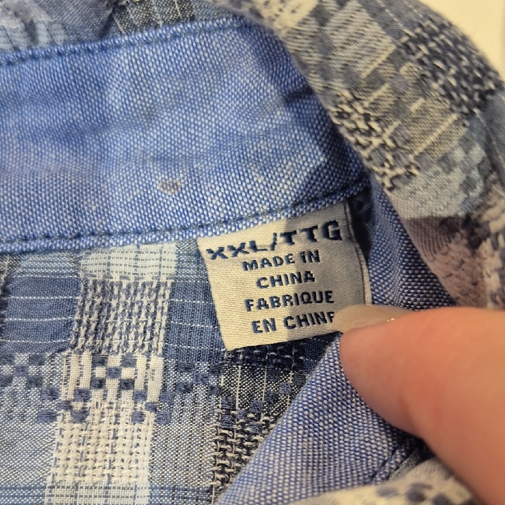 Tommy Bahama XXL Blue and White Casual Button Down Short Sleeve Shirt - Picture 2 of 15